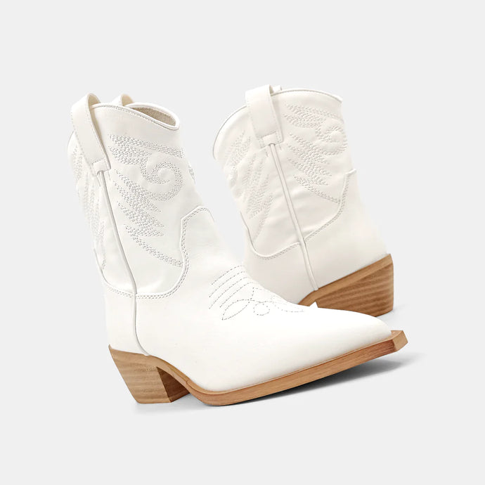 Zahara Boots White